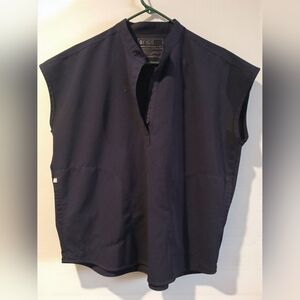 Figs Scrubs Dark Blue Navy Unisex Technical Solutions Shirt sz Medium Sleeveless